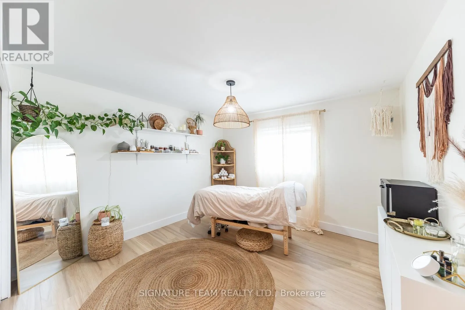 3227 PETAWAWA BOULEVARD