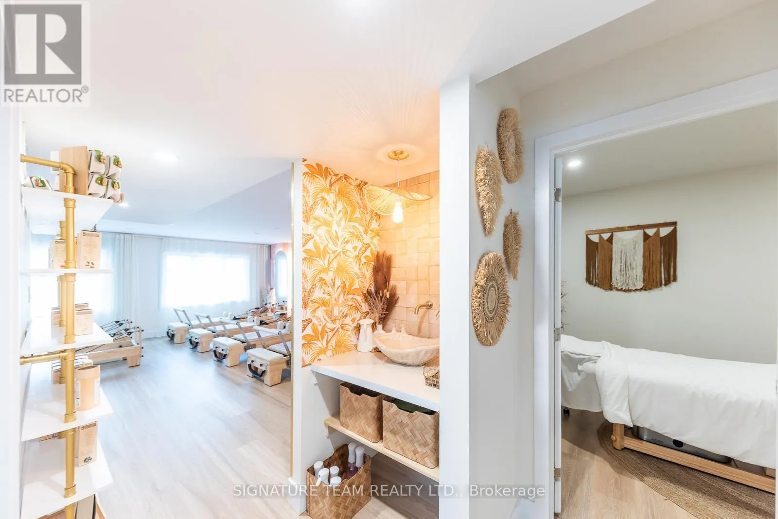 3227 PETAWAWA BOULEVARD