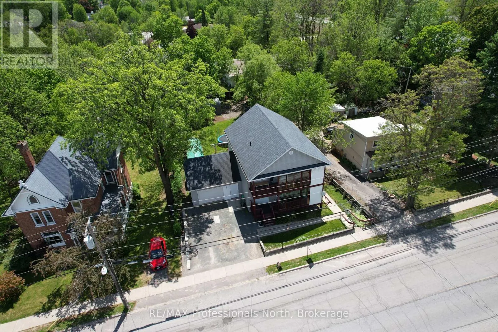 103 ST LAWRENCE STREET W