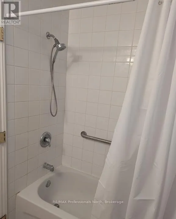 103 ST LAWRENCE STREET W