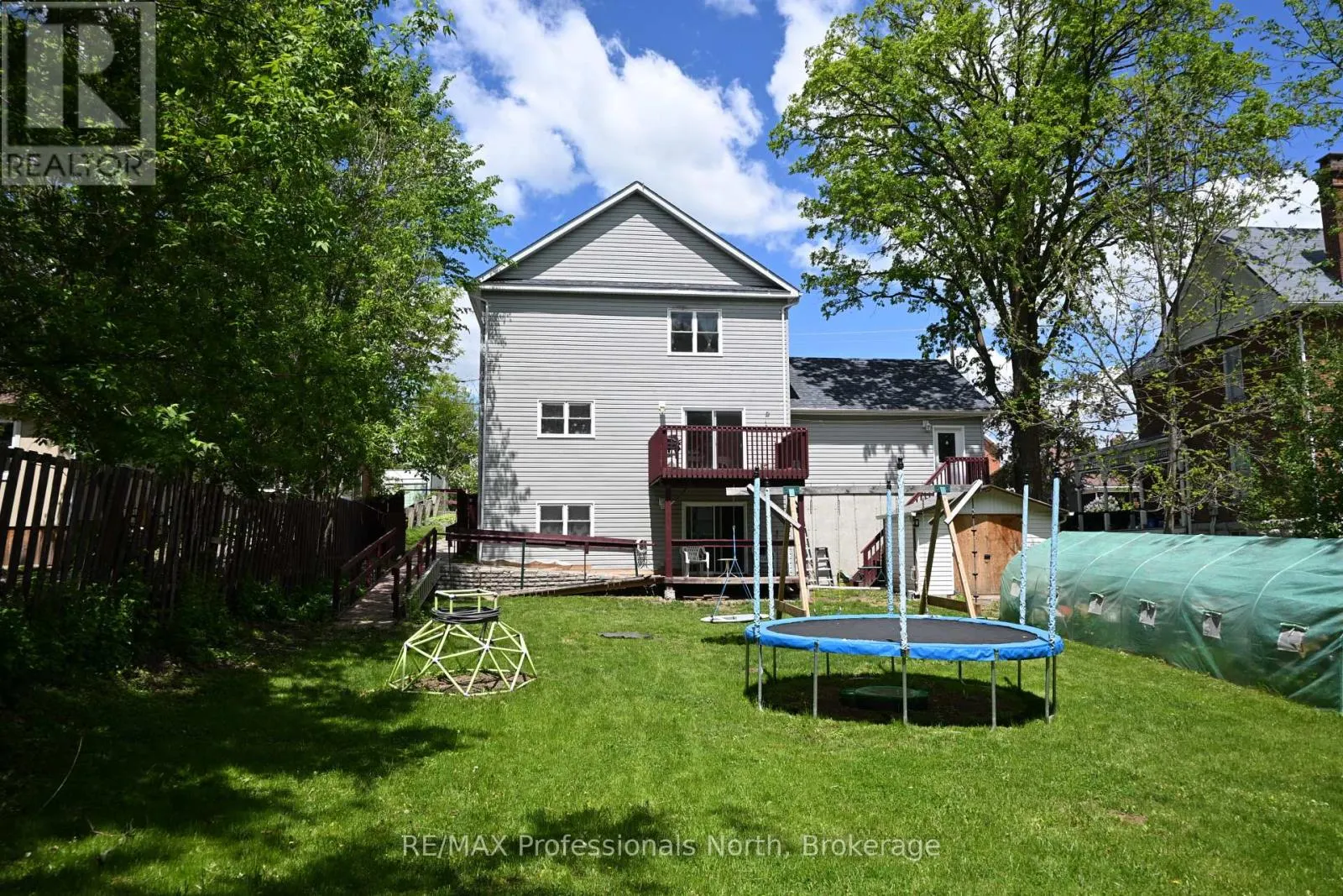 103 ST LAWRENCE STREET W