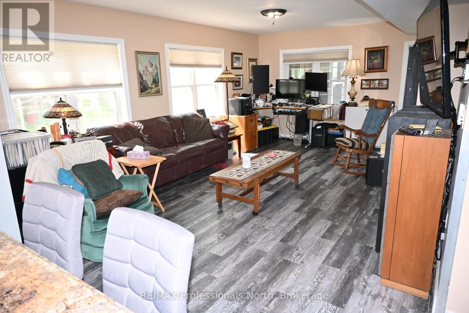103 ST LAWRENCE STREET W