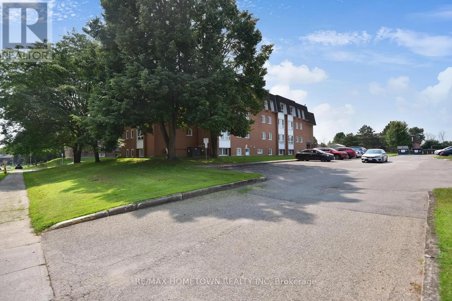 202 - 810 KYLE COURT