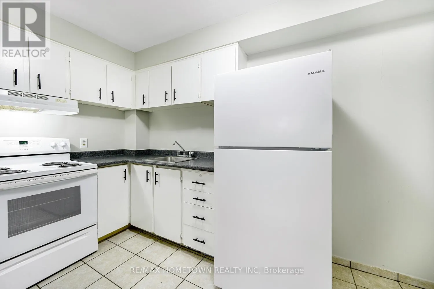 G11 - 815 KYLE COURT