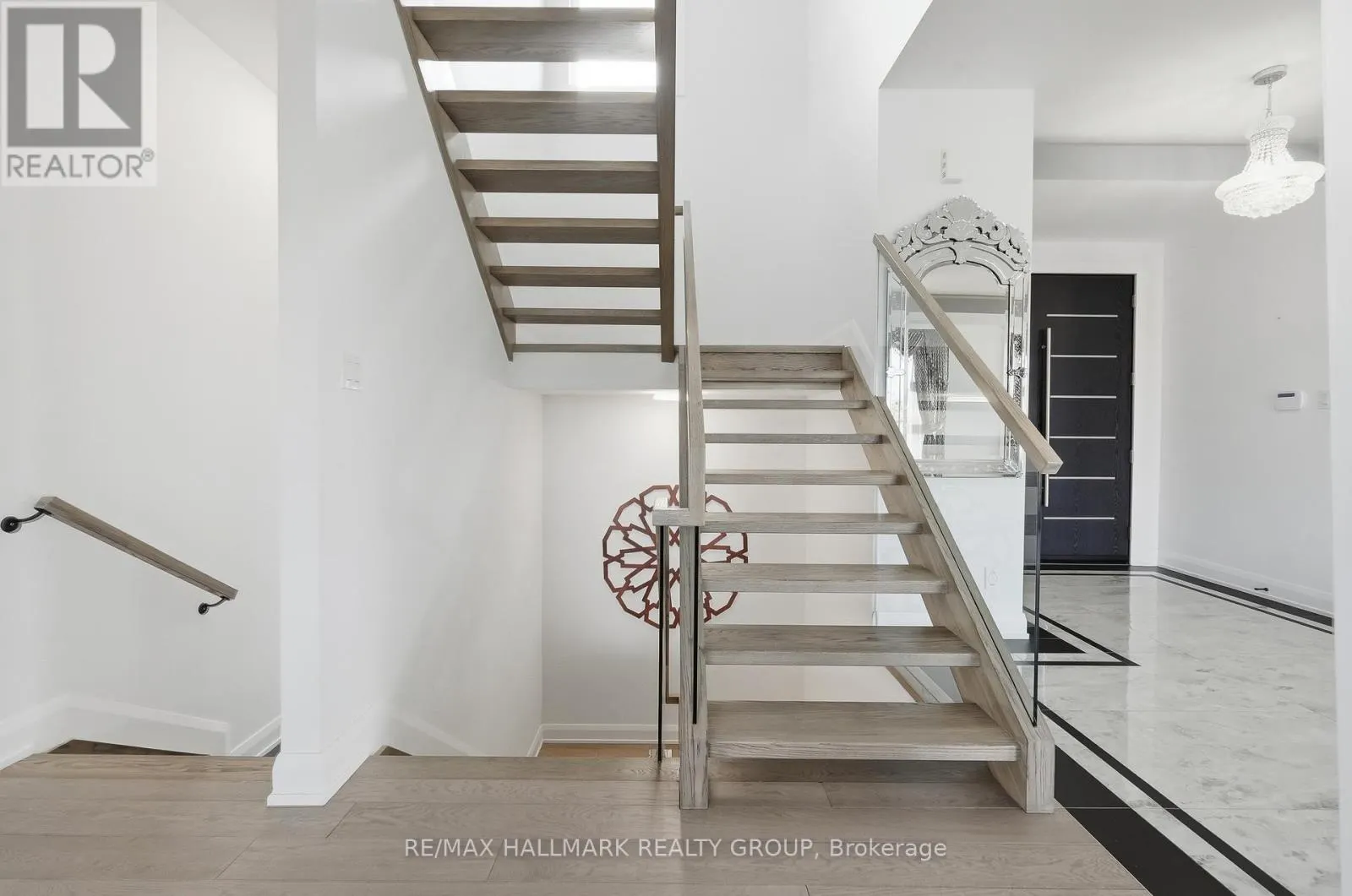 225 SUMMERVIEW TERRACE