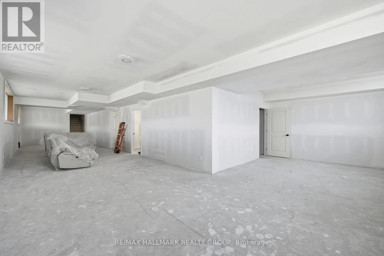 225 SUMMERVIEW TERRACE