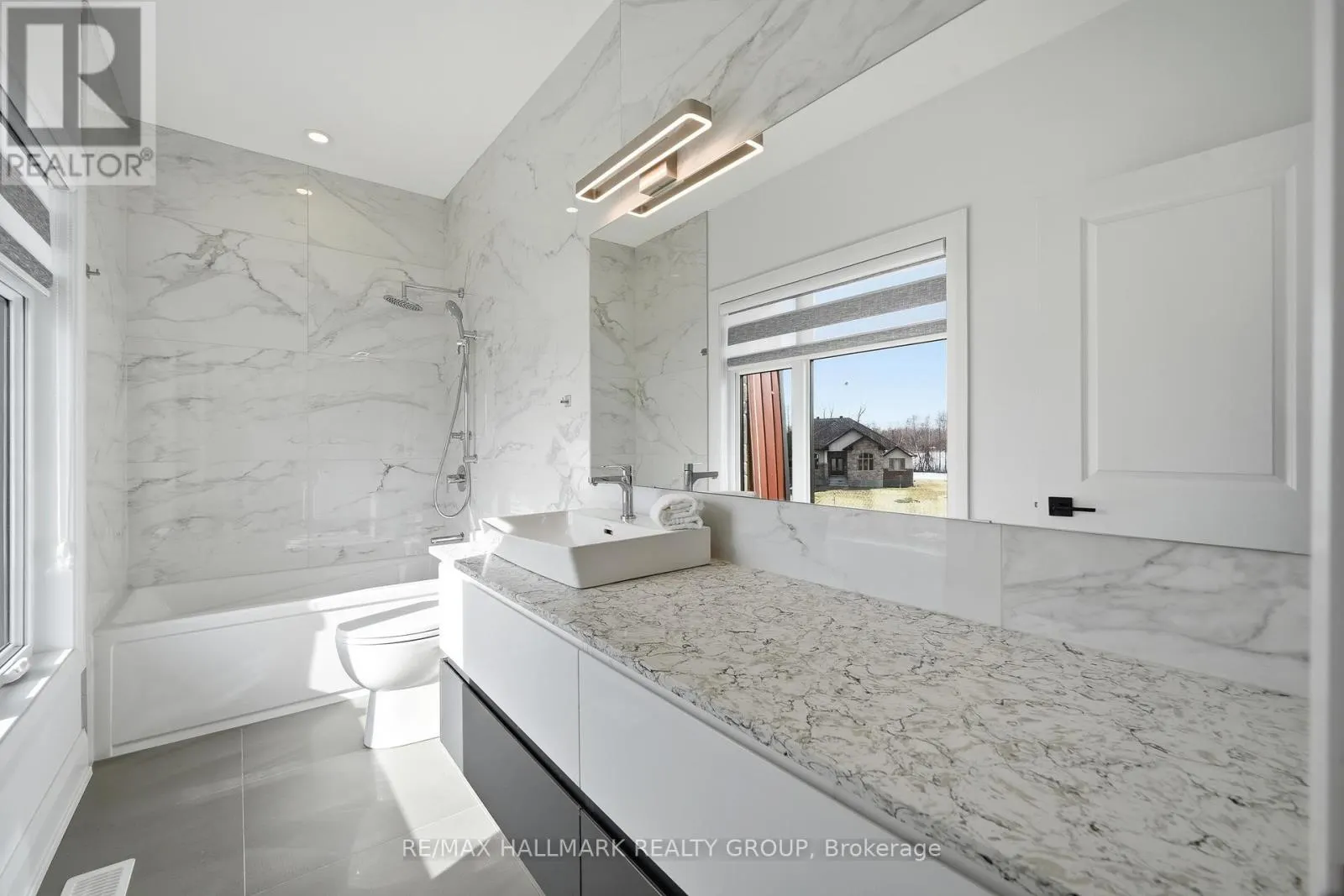 225 SUMMERVIEW TERRACE