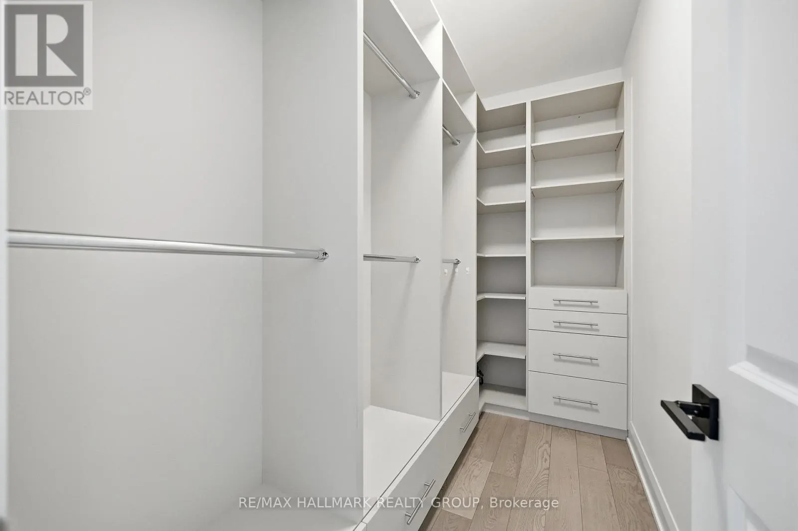 225 SUMMERVIEW TERRACE