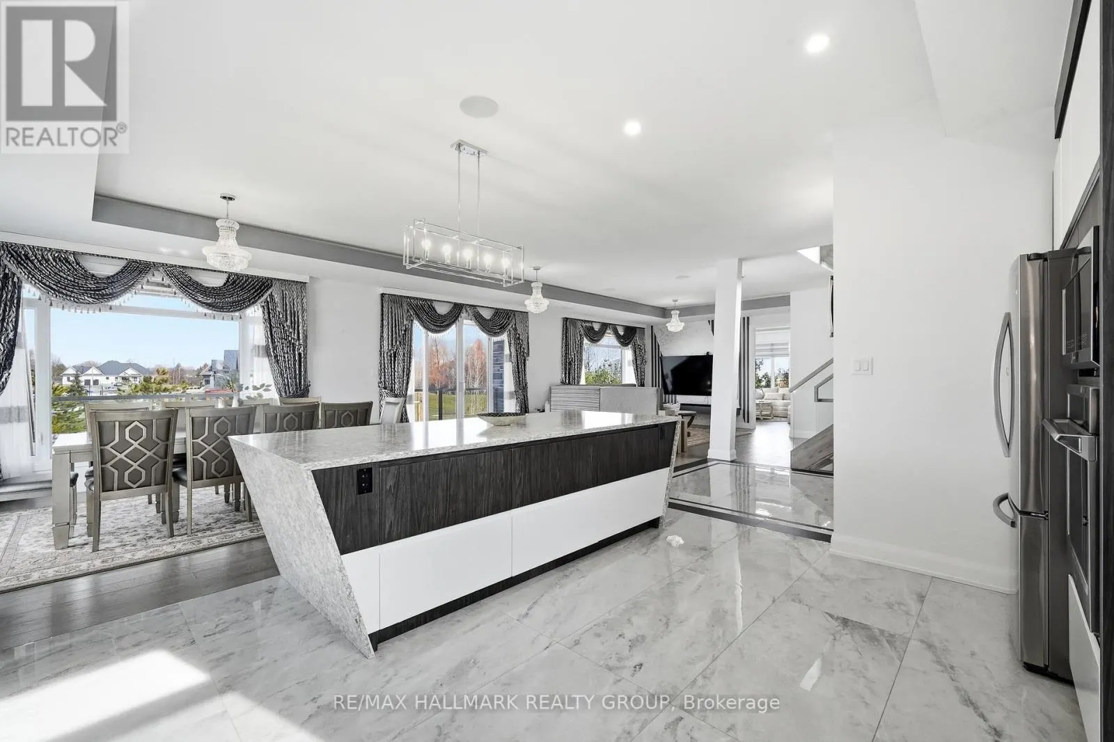 225 SUMMERVIEW TERRACE