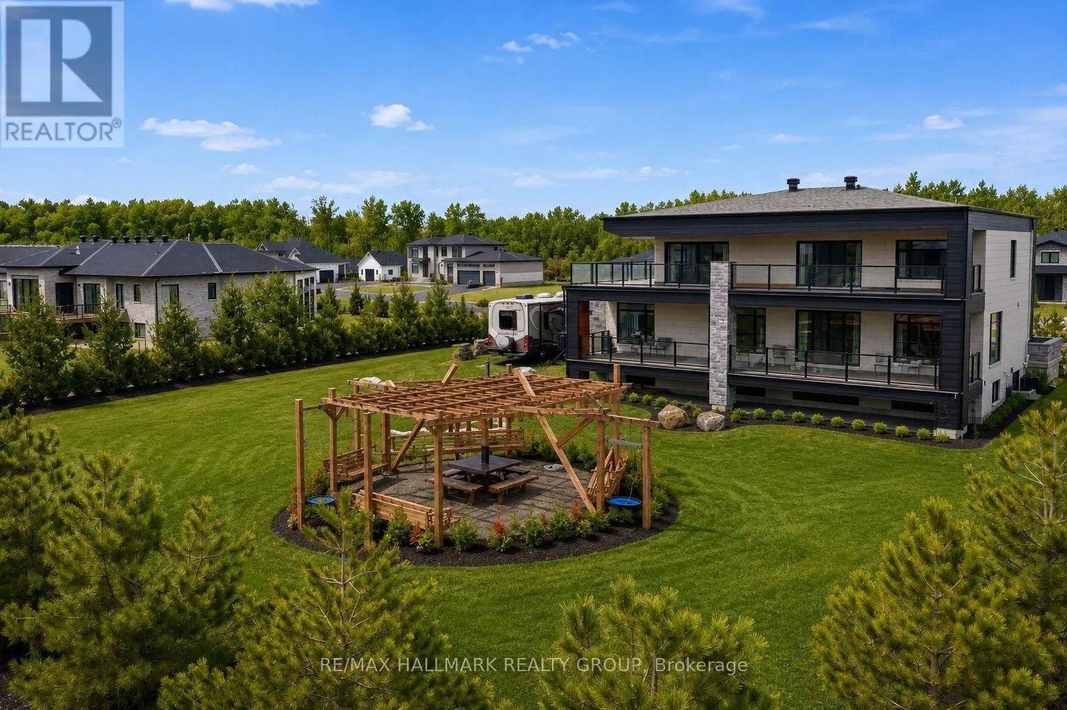225 SUMMERVIEW TERRACE