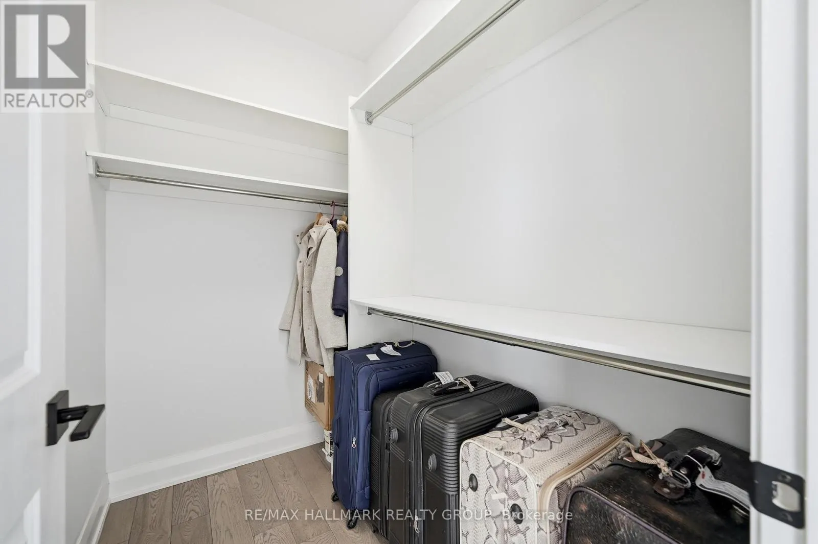 225 SUMMERVIEW TERRACE
