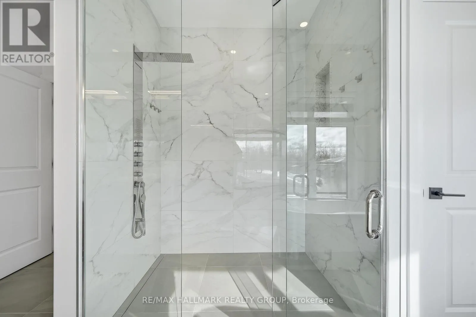 225 SUMMERVIEW TERRACE