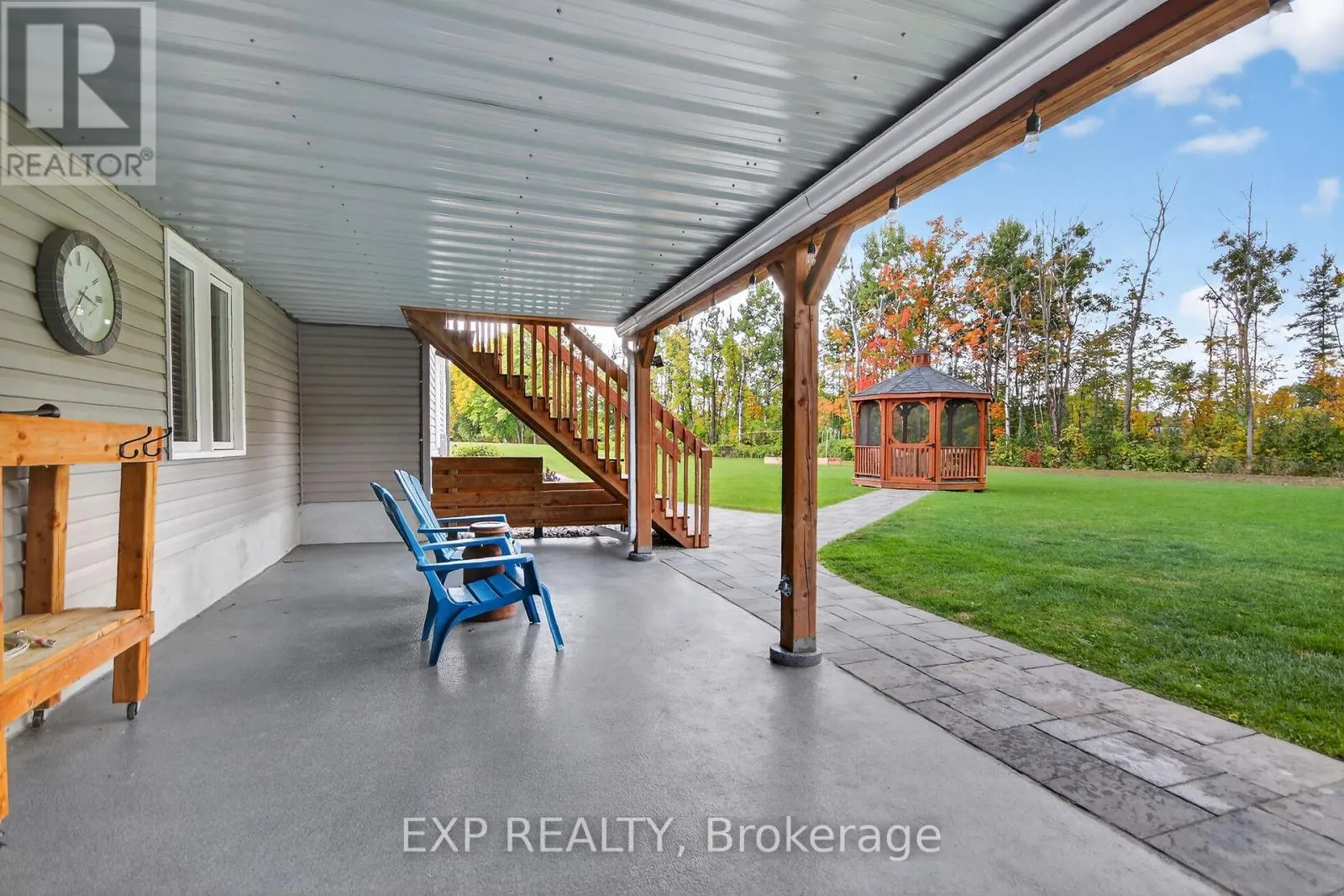 305 MOORE CRESCENT