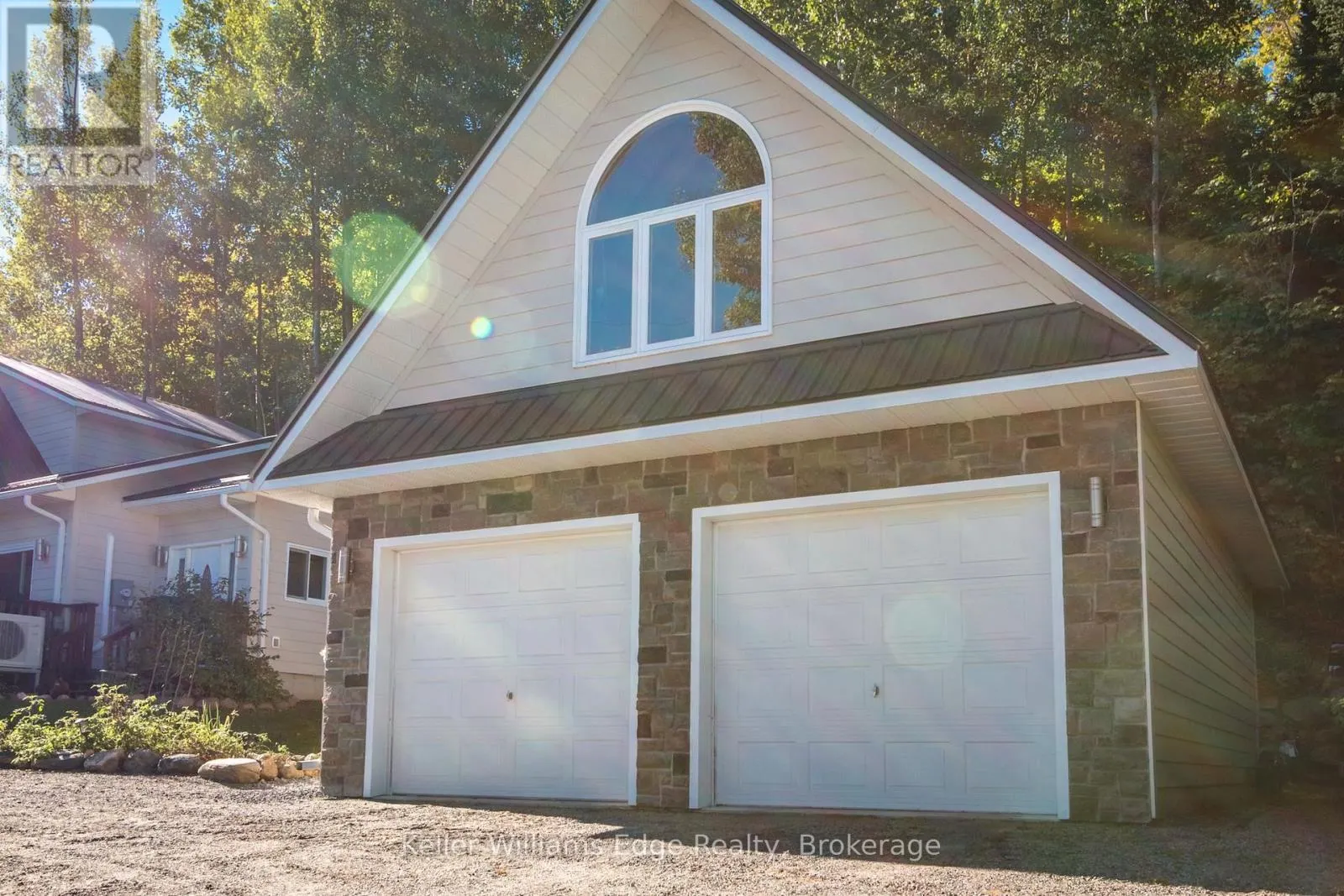 43 LAKESHORE DRIVE