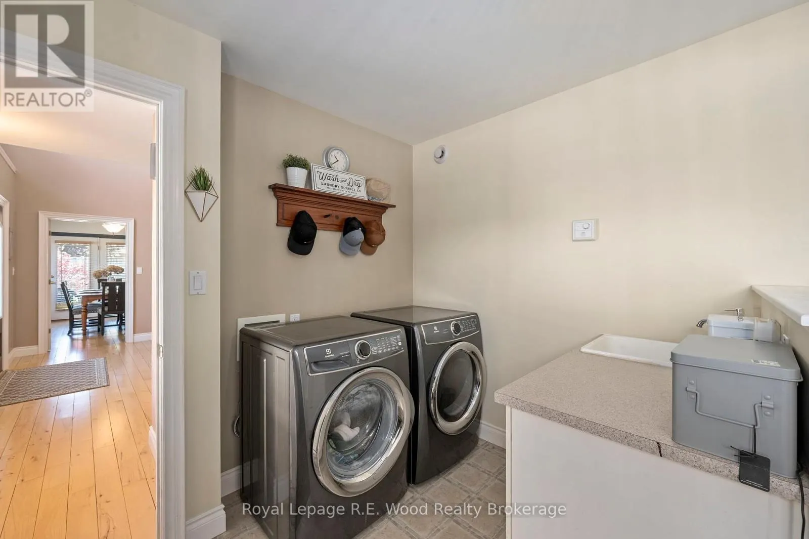 29 WOODSIDE DRIVE