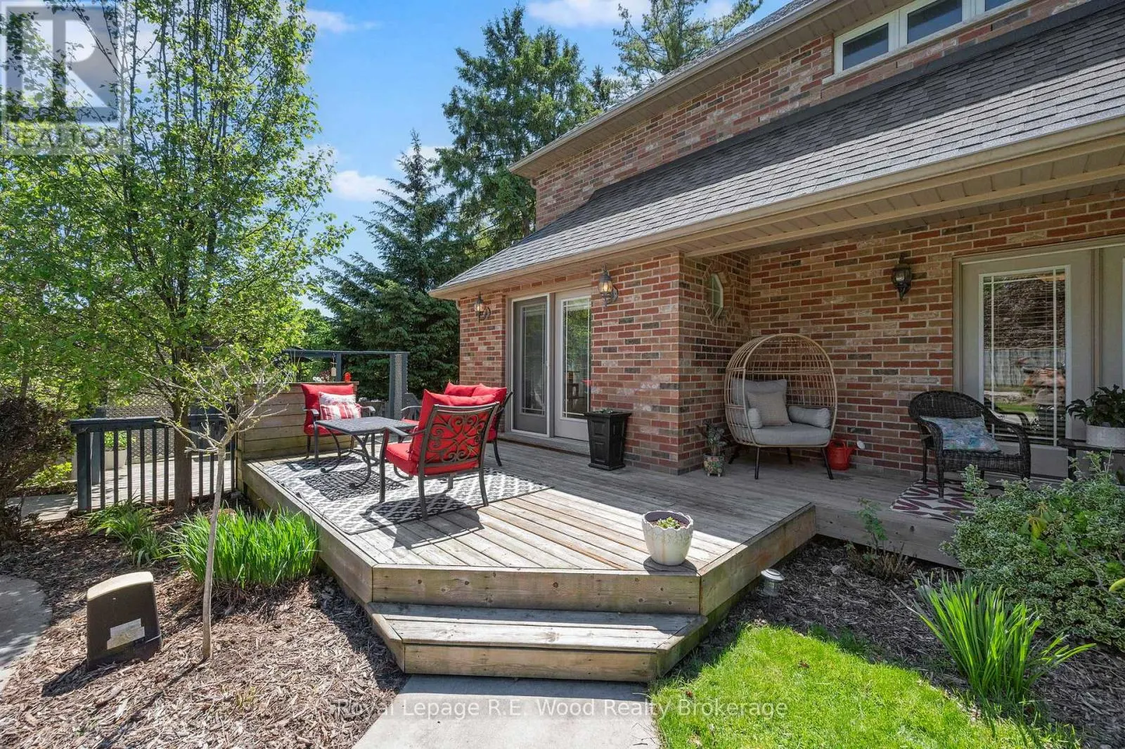 29 WOODSIDE DRIVE