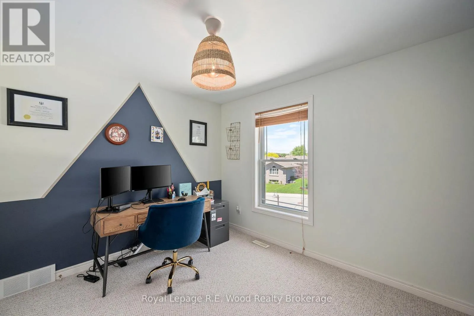 29 WOODSIDE DRIVE