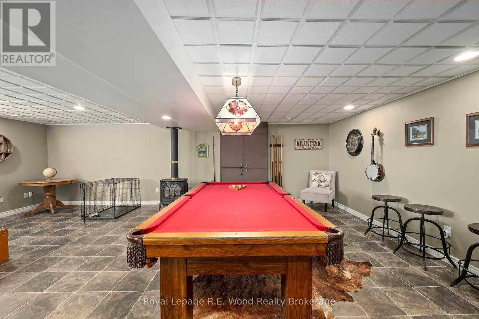 29 WOODSIDE DRIVE