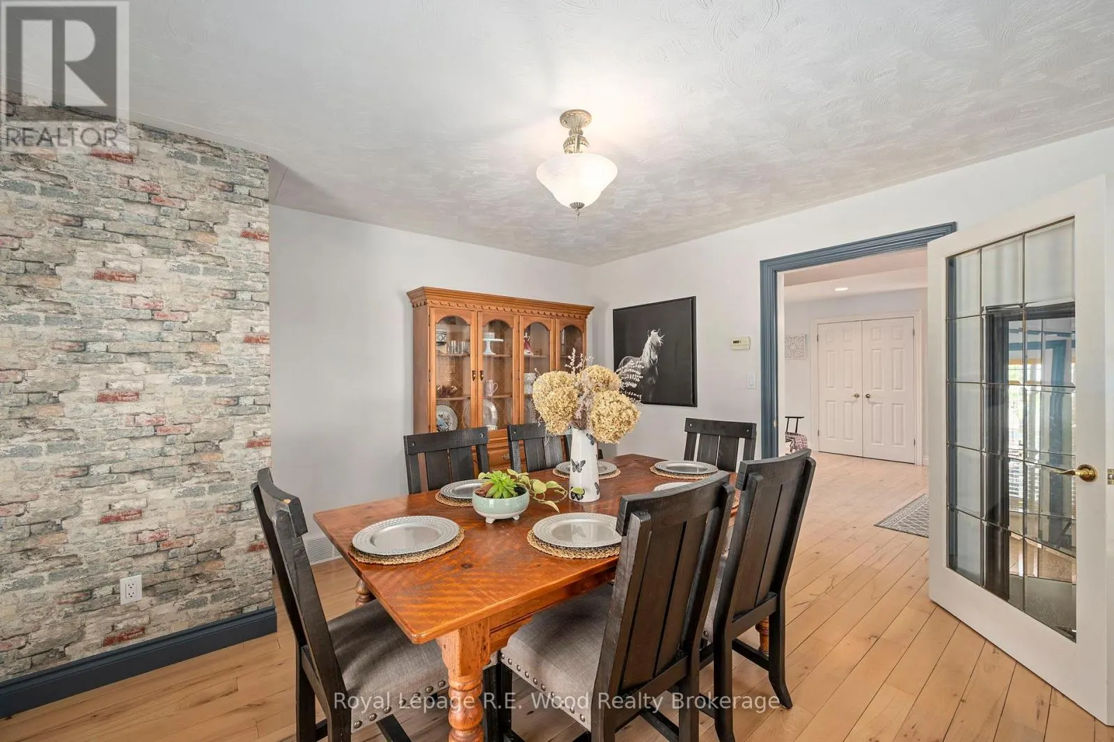 29 WOODSIDE DRIVE