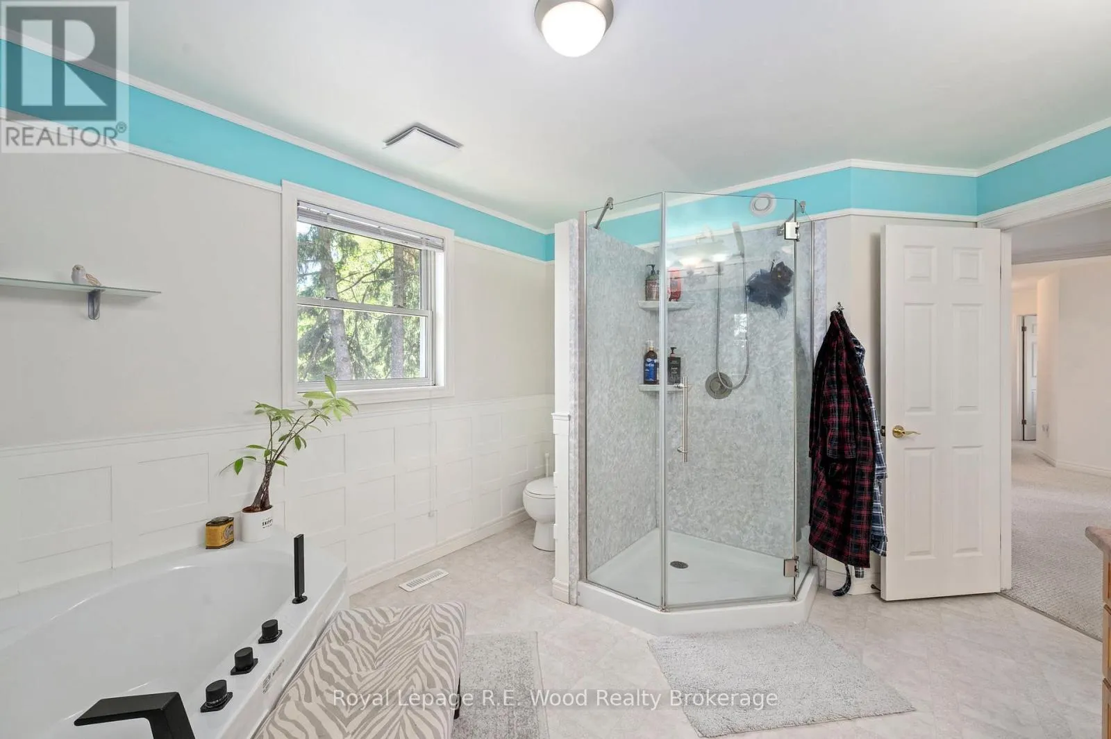 29 WOODSIDE DRIVE