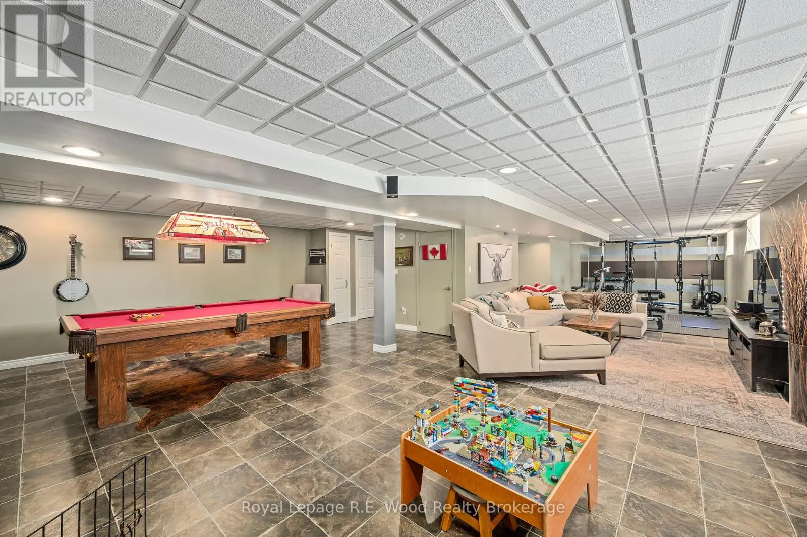 29 WOODSIDE DRIVE