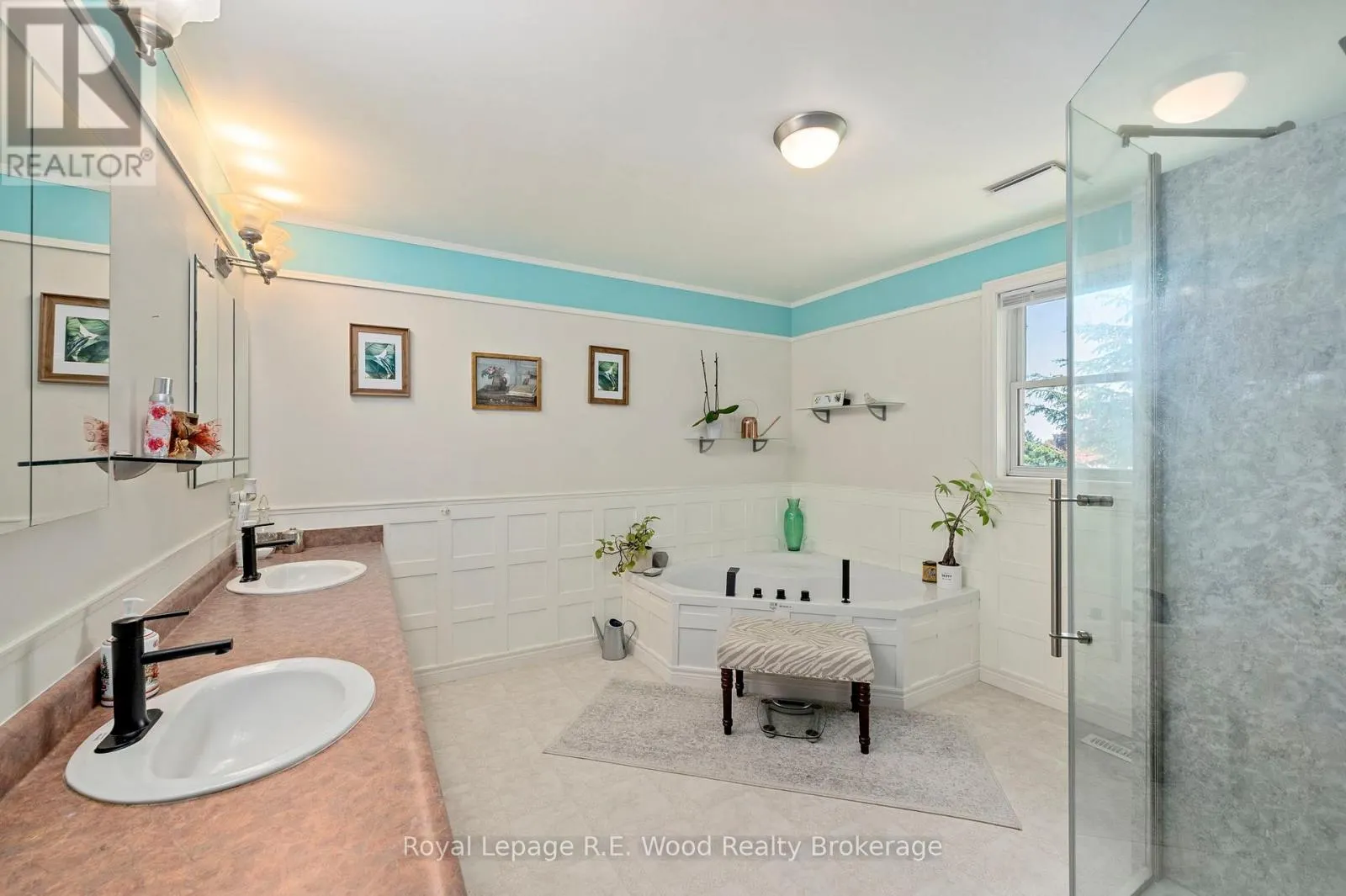 29 WOODSIDE DRIVE