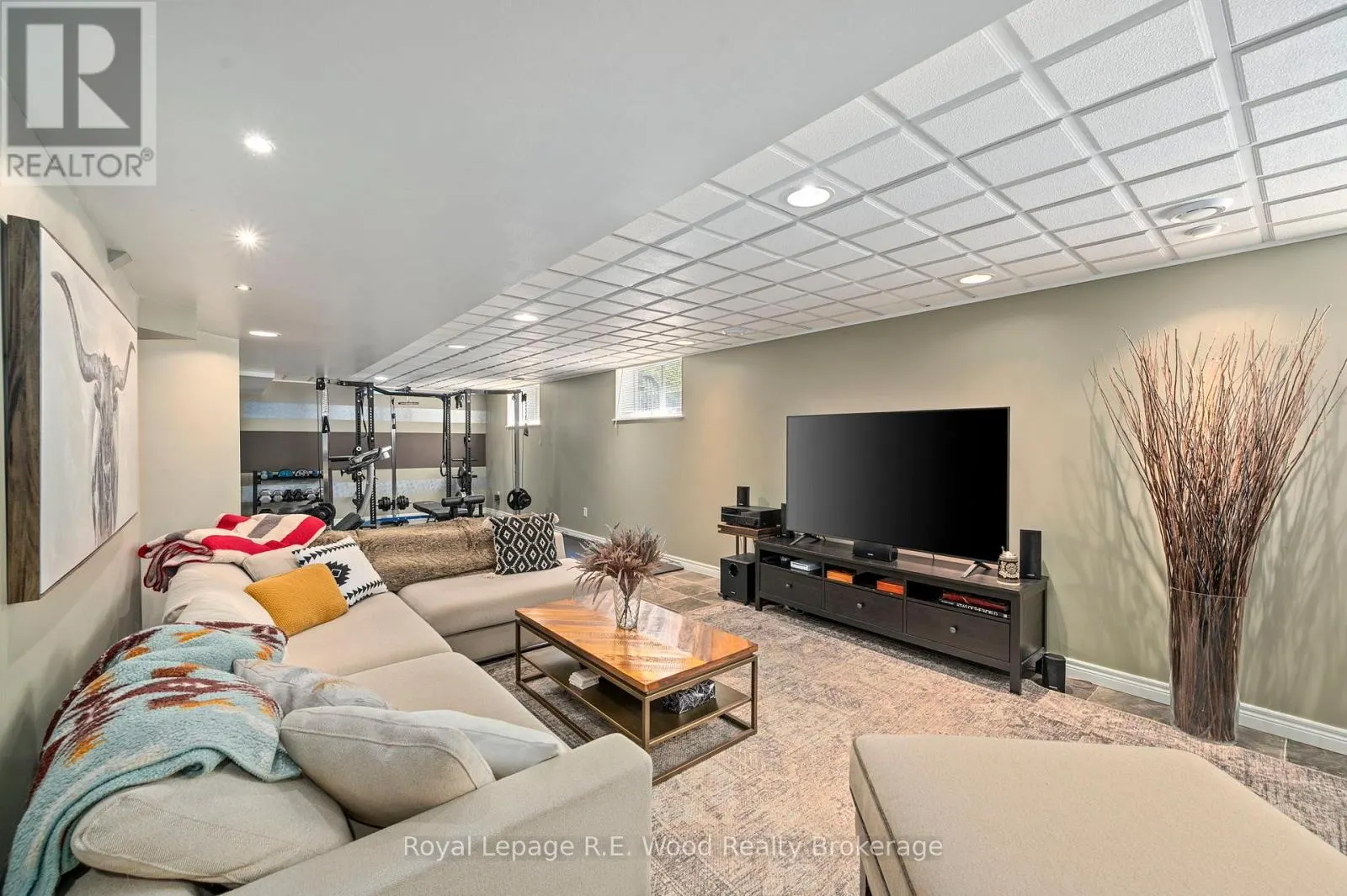 29 WOODSIDE DRIVE