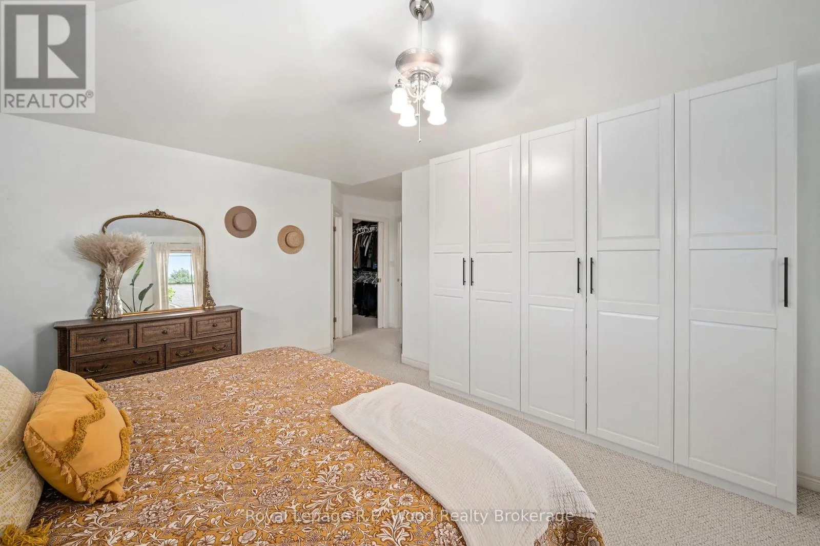 29 WOODSIDE DRIVE