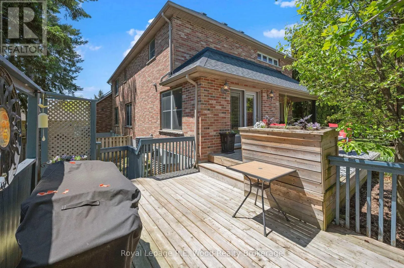 29 WOODSIDE DRIVE