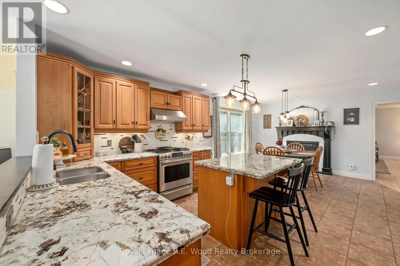 29 WOODSIDE DRIVE
