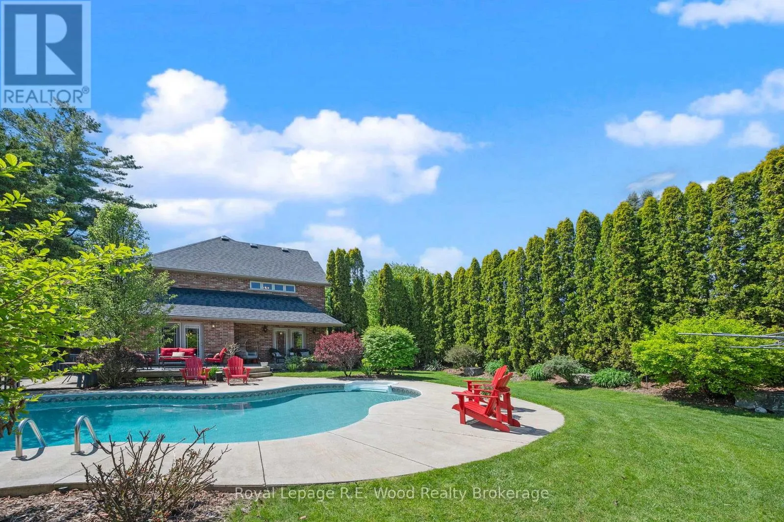 29 WOODSIDE DRIVE