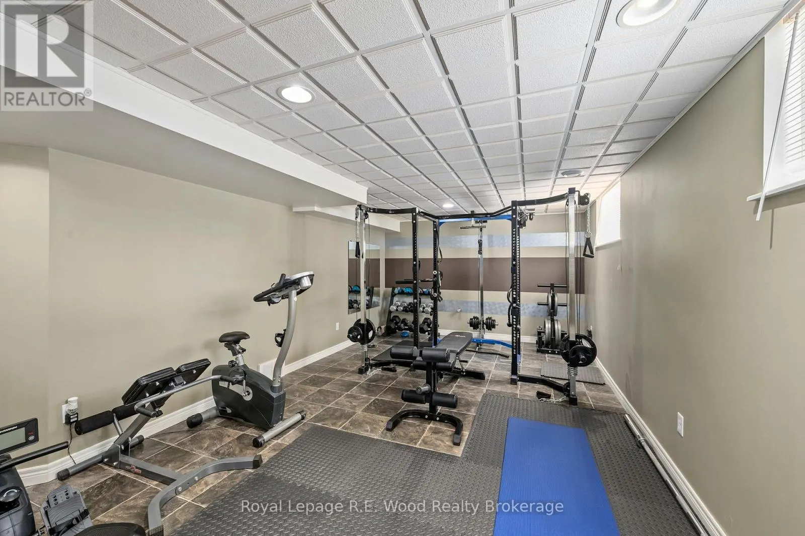 29 WOODSIDE DRIVE