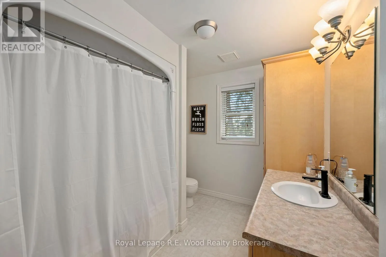 29 WOODSIDE DRIVE