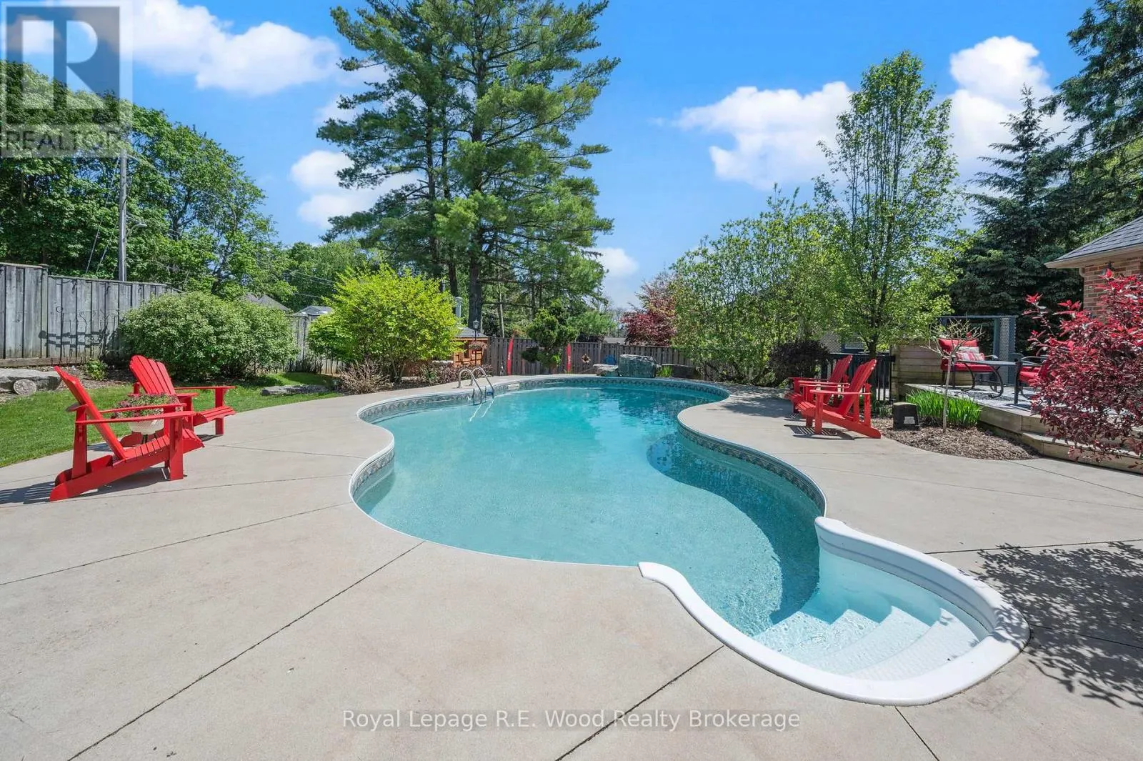 29 WOODSIDE DRIVE