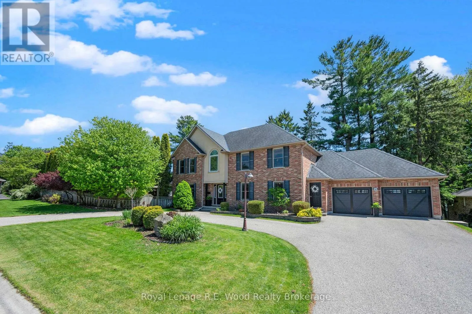 29 WOODSIDE DRIVE
