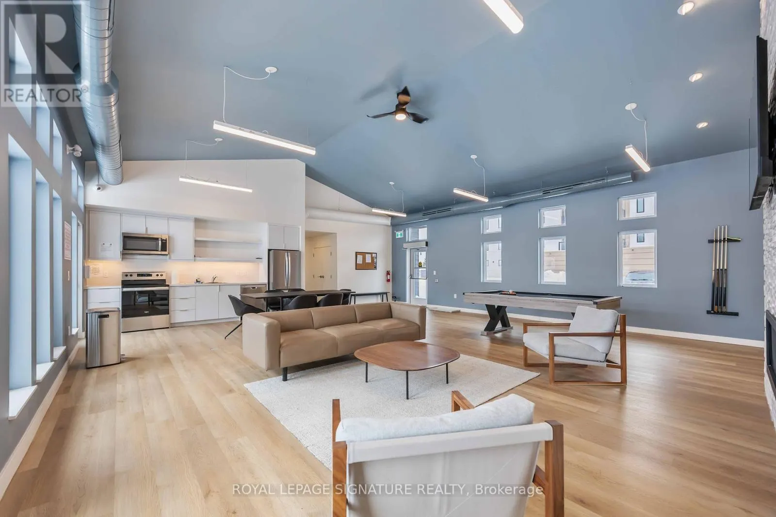 303 - 19B WEST STREET N