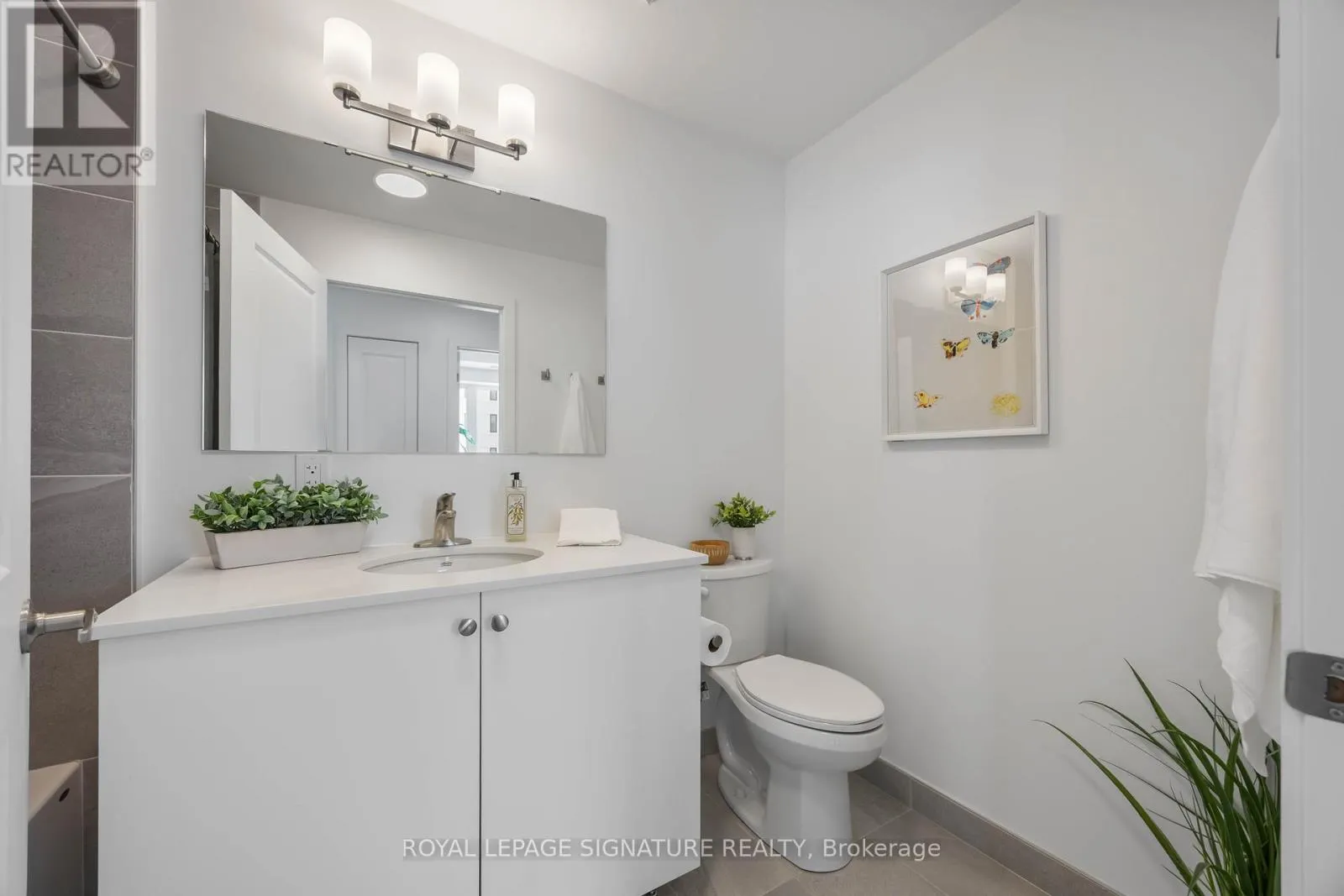303 - 19B WEST STREET N
