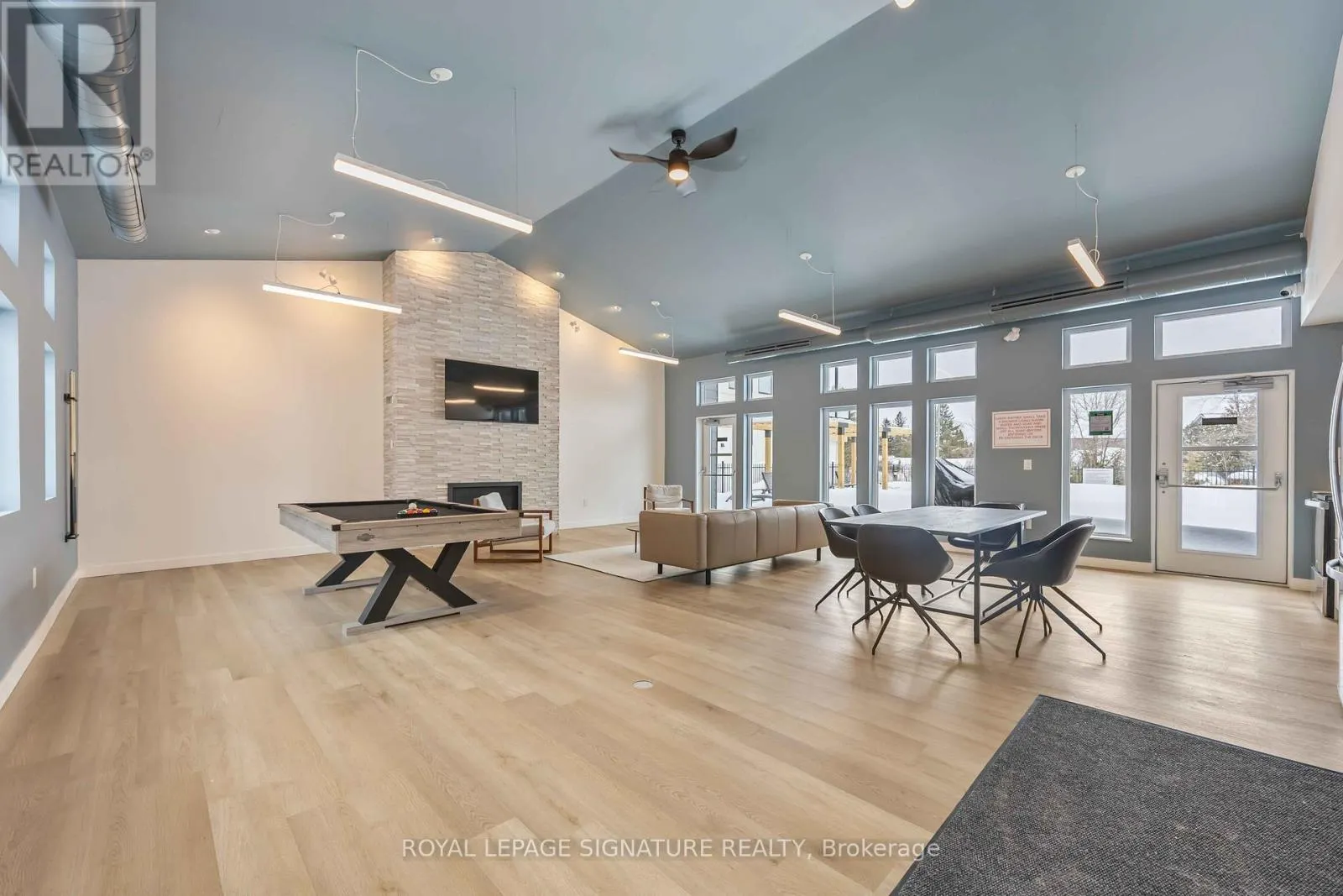 303 - 19B WEST STREET N