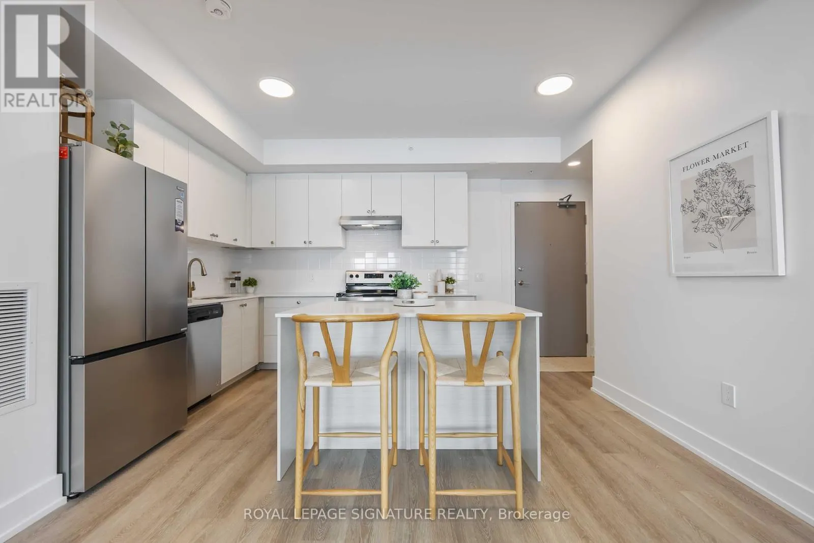 303 - 19B WEST STREET N
