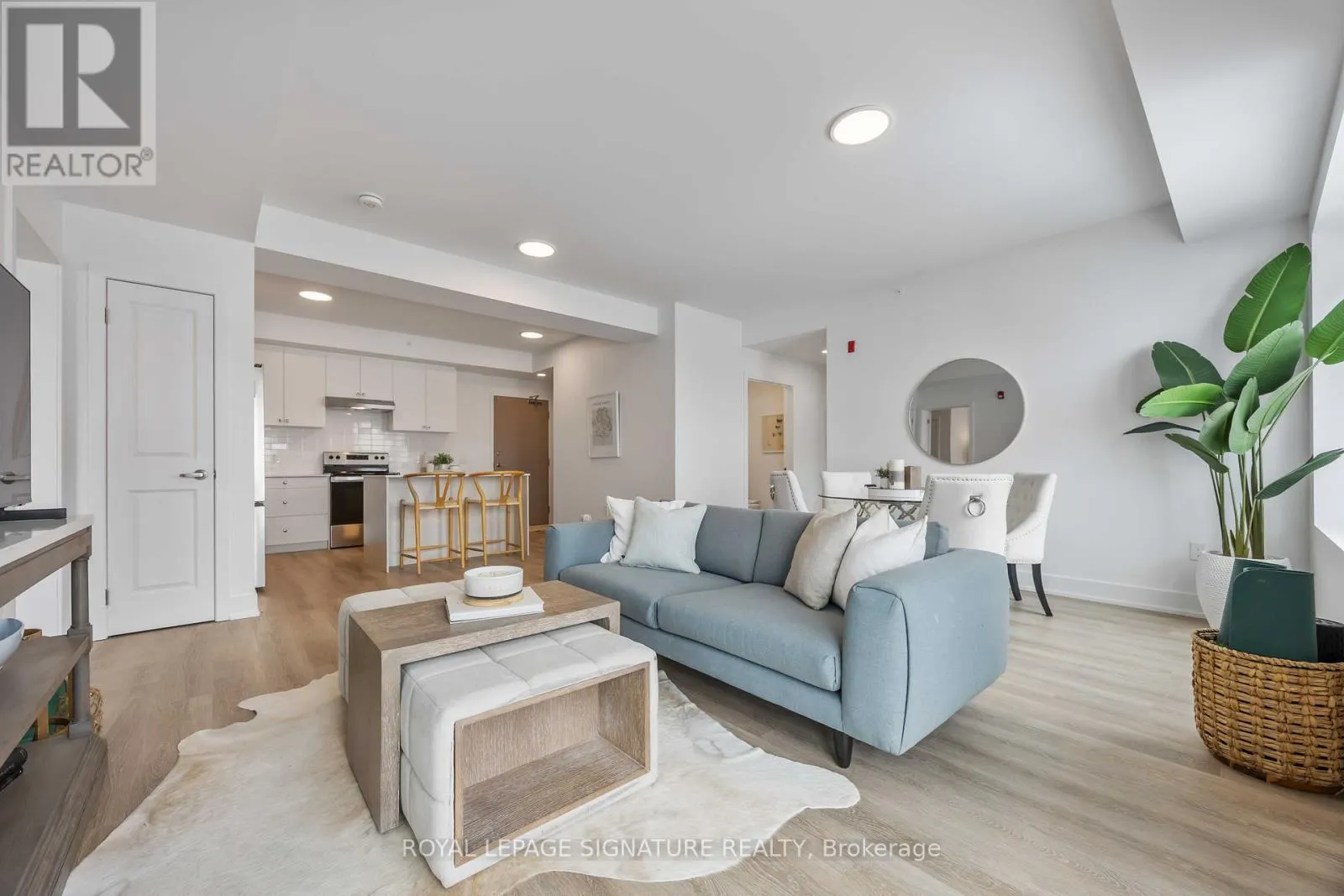 303 - 19B WEST STREET N