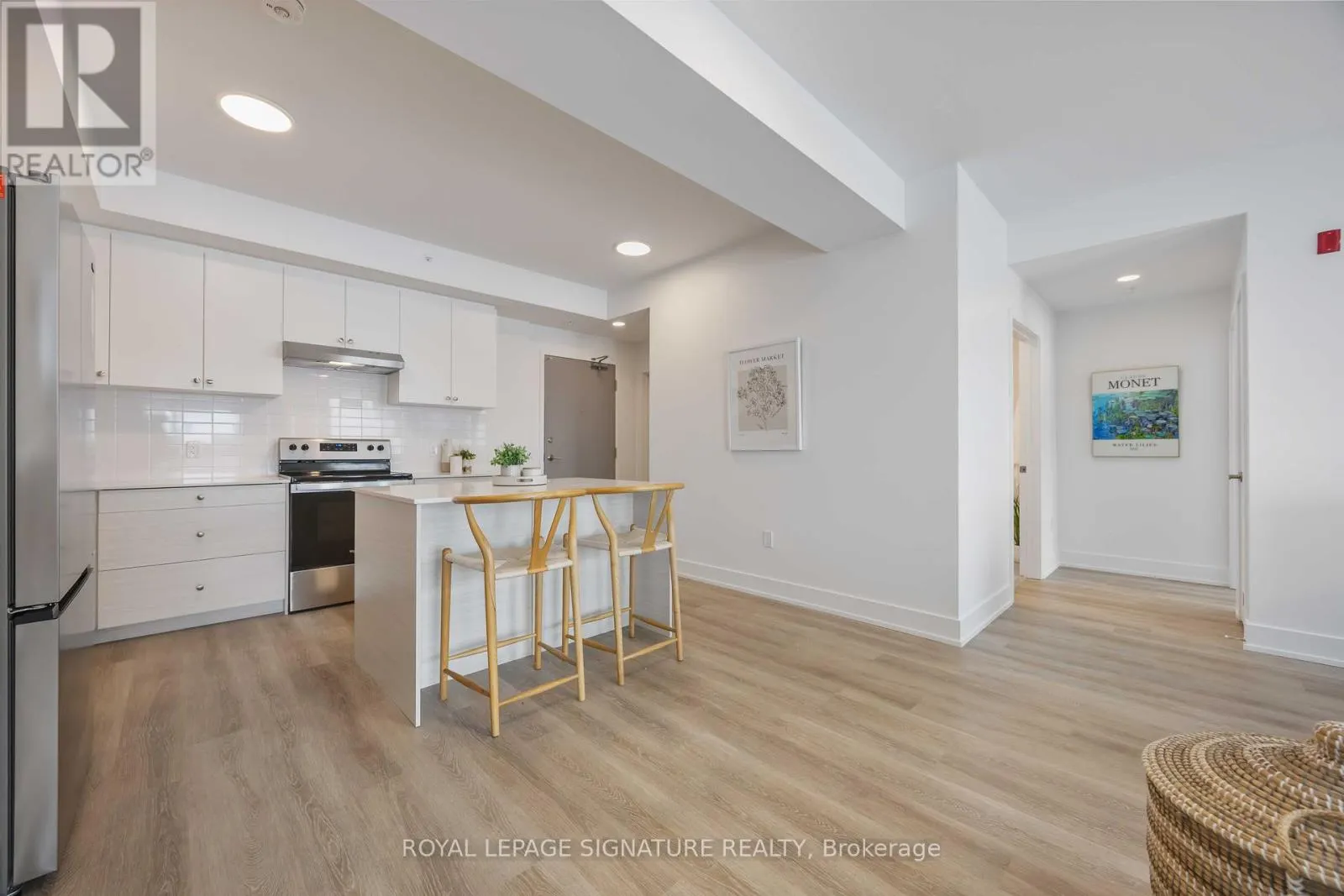 303 - 19B WEST STREET N