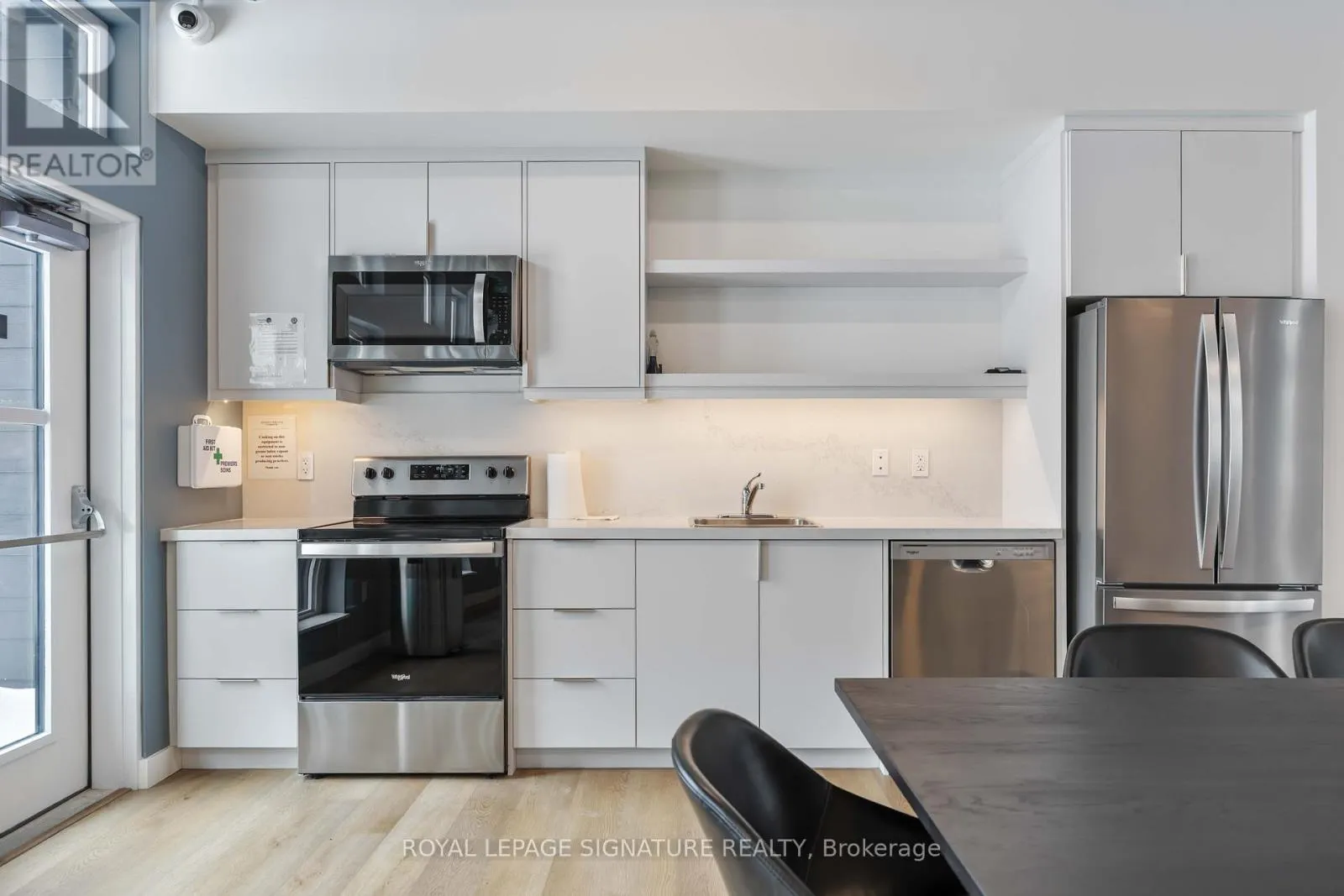 303 - 19B WEST STREET N