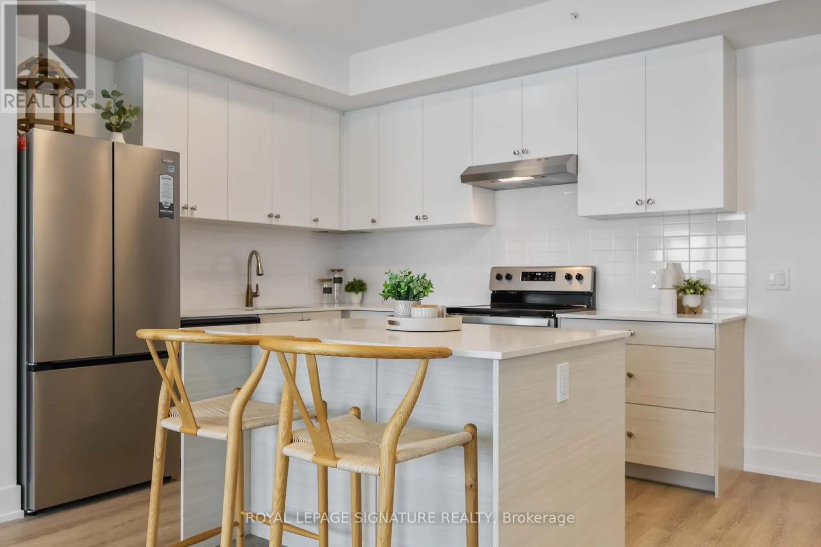 303 - 19B WEST STREET N