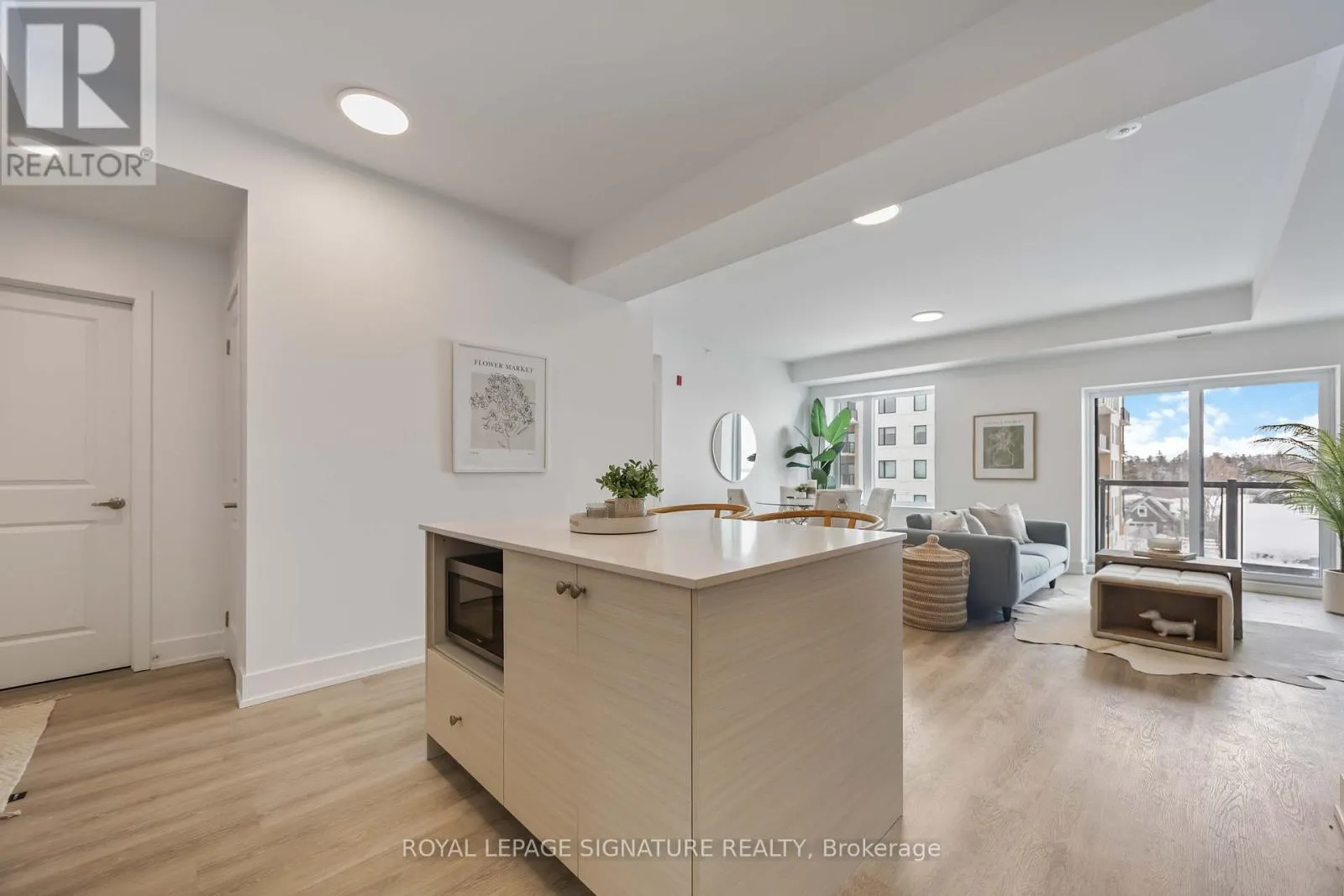 303 - 19B WEST STREET N