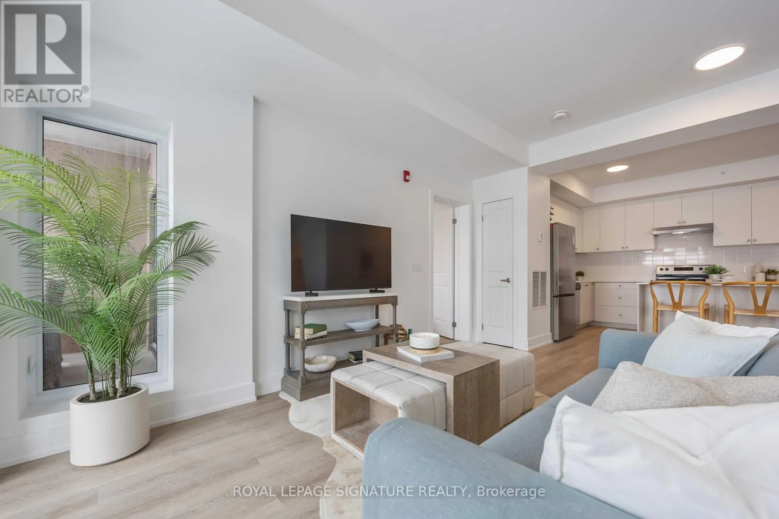 303 - 19B WEST STREET N