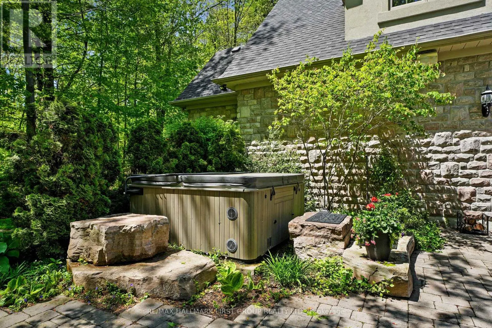 5 IRONWOOD CRESCENT