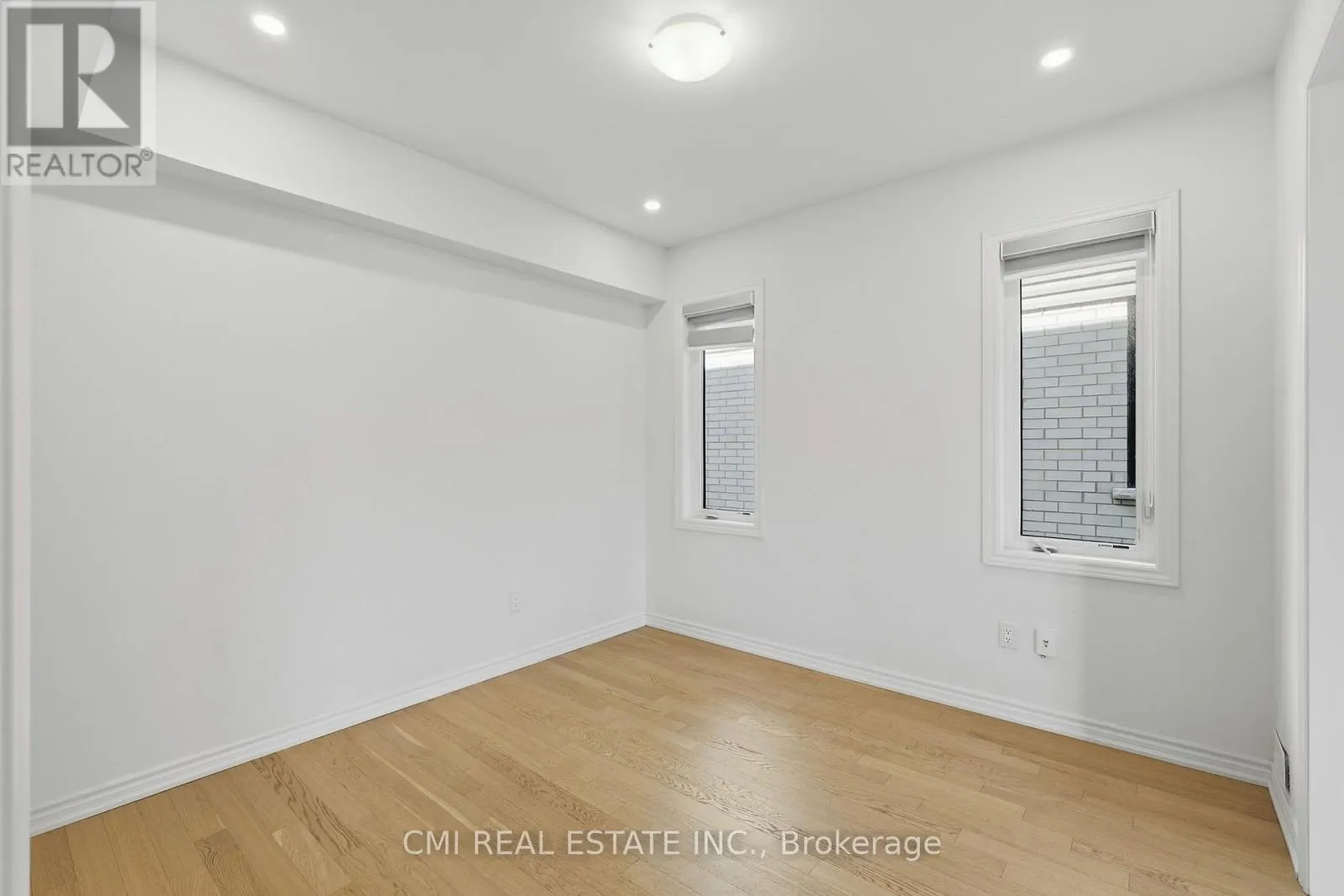 20 HILLCROFT WAY