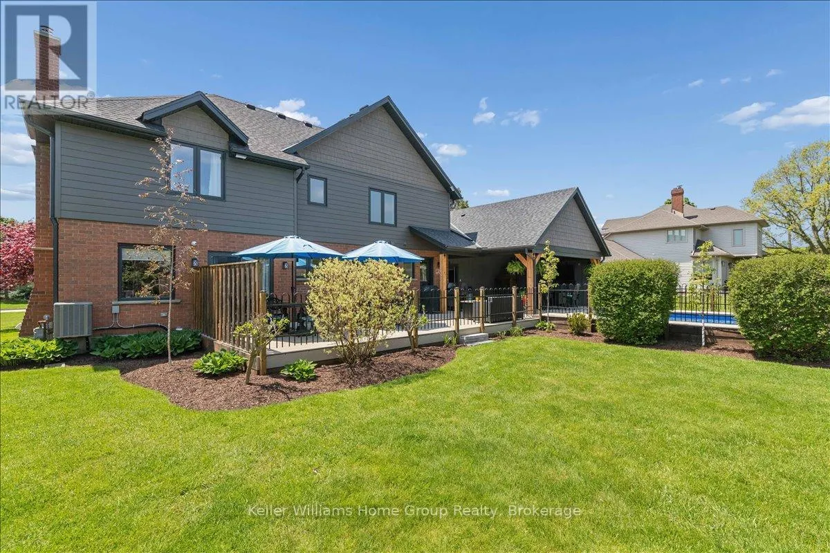 8 STONEFIELD DRIVE