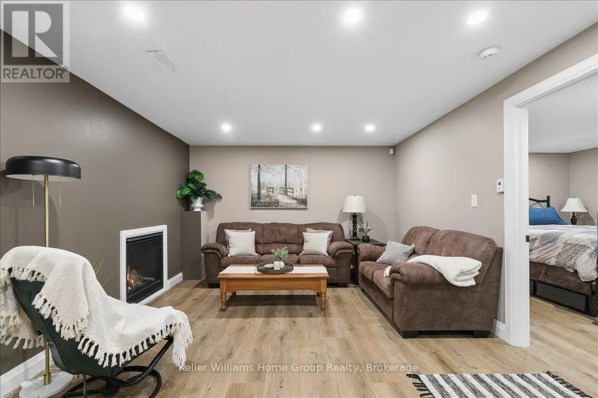 8 STONEFIELD DRIVE