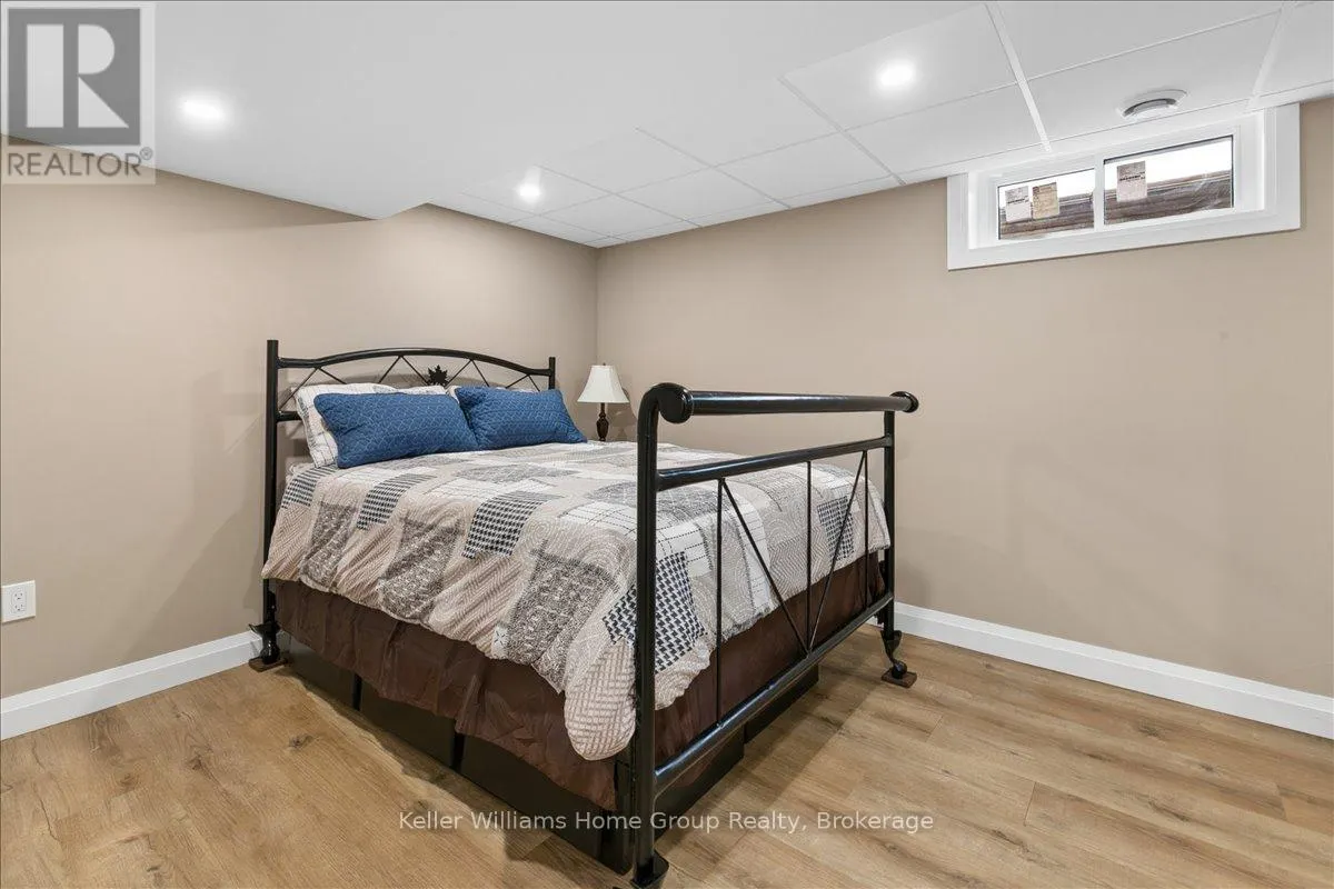 8 STONEFIELD DRIVE